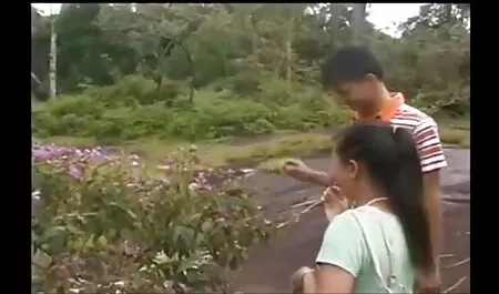 18 साल का किशोर उसके छोटे सेक्सी मूवी फुल एचडी हिंदी में पैरों के साथ पहले पायदान
