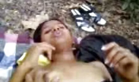पैर बुत सेक्सी फिल्म फुल एचडी फिल्म handjobs